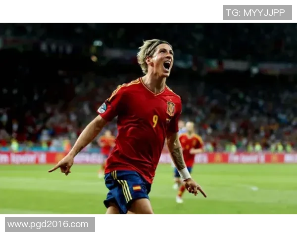 托雷斯足球的传奇之路与现代足球的完美结合探讨