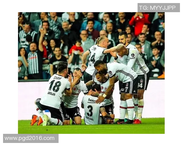 趣闻足球：那些年我们追过的奇葩比赛和搞笑瞬间回顾