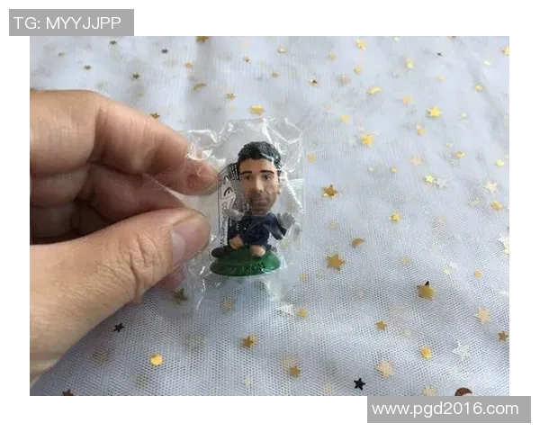足球球星手办的魅力与收藏价值探讨,如何选择最具代表性的球员模型 足球球星手办的魅力与收藏价值探讨,如何选择最具代表性的球员模型